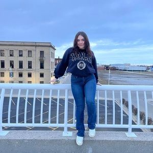 Meet your Posher, Ariel